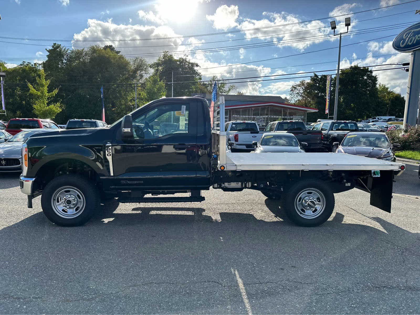 2023 Ford F-350 XL Image 7 of 21