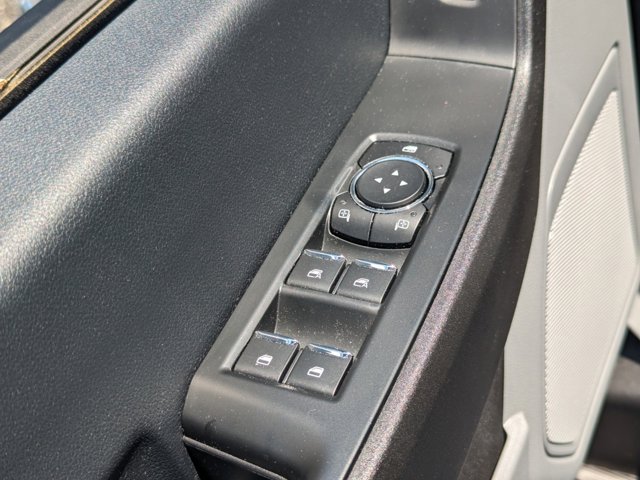 Vehicle image 16 of 24