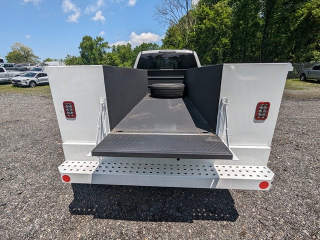 Vehicle image 11 of 24