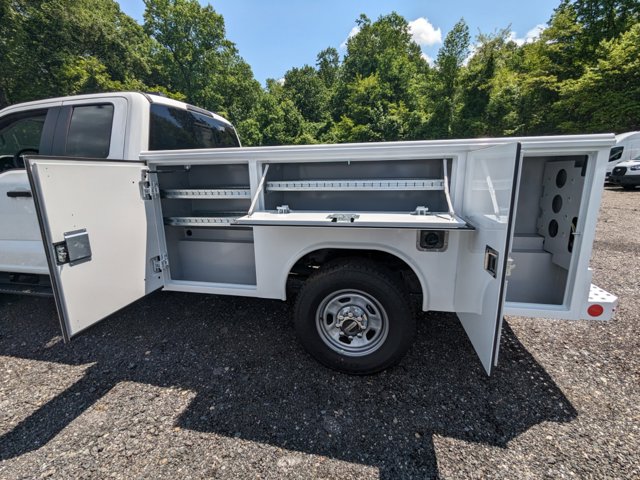 Vehicle image 7 of 24