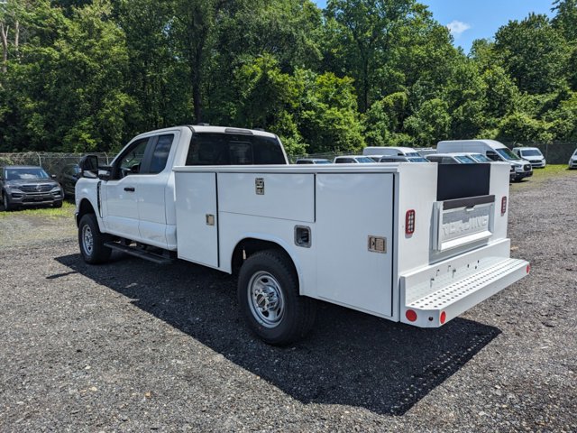 Vehicle image 5 of 24