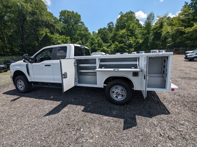 Vehicle image 6 of 24