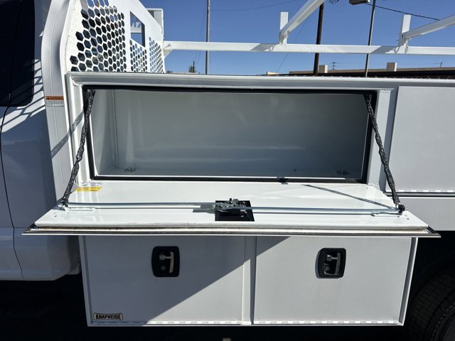 Vehicle image 13 of 40