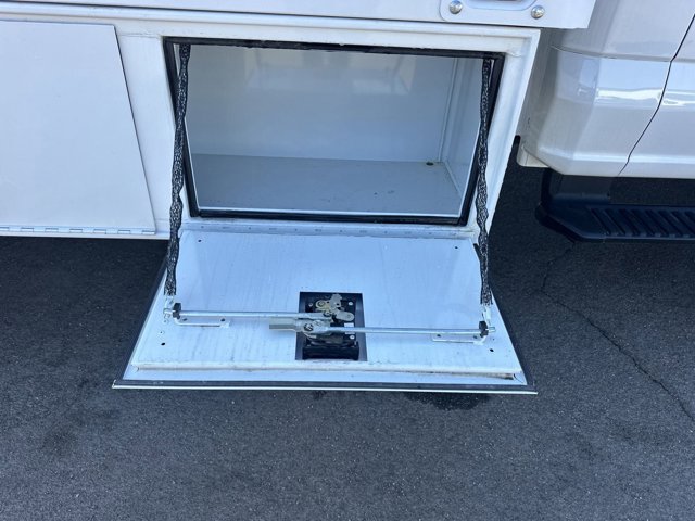 Vehicle image 7 of 40