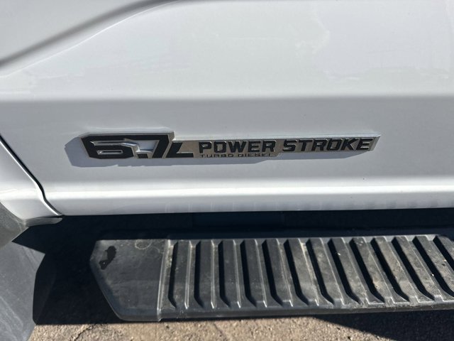Vehicle image 15 of 40