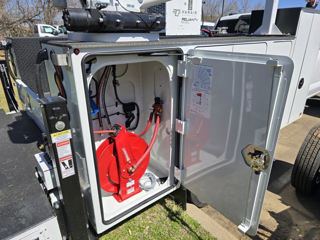 Vehicle image 9 of 19