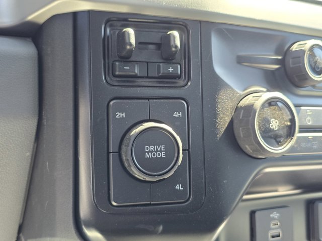 Vehicle image 16 of 19