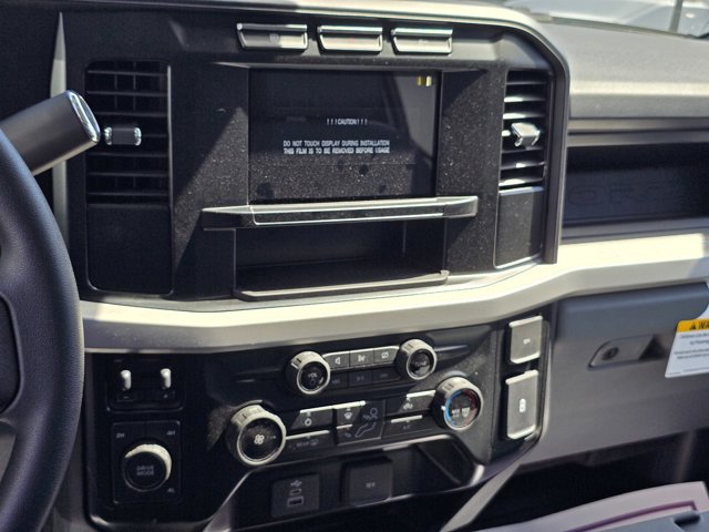 Vehicle image 15 of 19