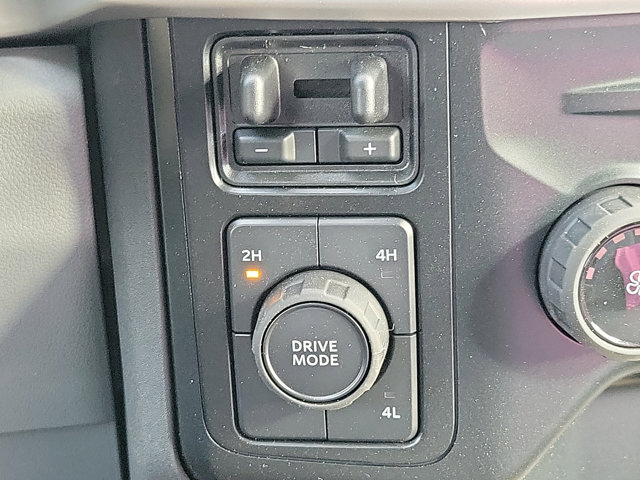 Vehicle image 14 of 19