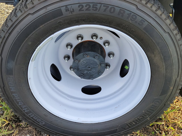 Vehicle image 5 of 19