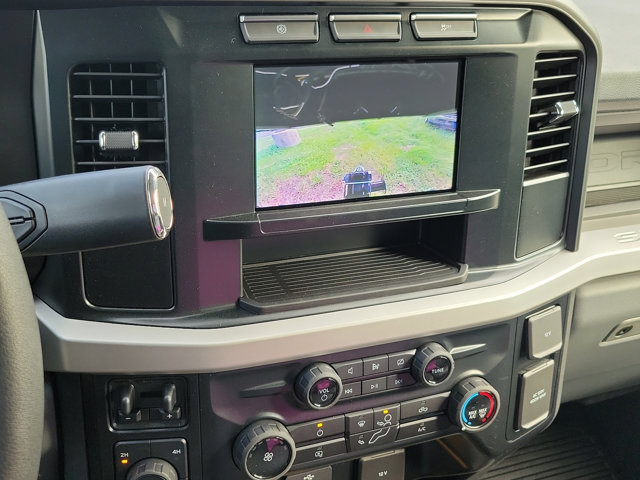 Vehicle image 10 of 19