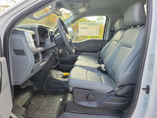 Vehicle image 7 of 19