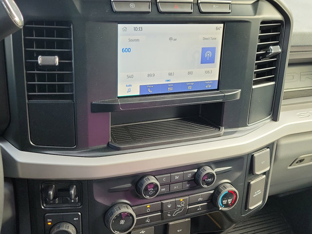 Vehicle image 9 of 19