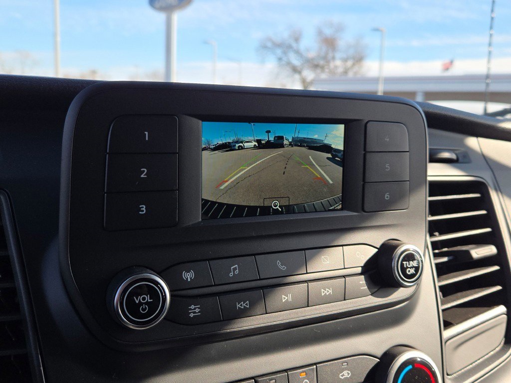Vehicle image 17 of 28