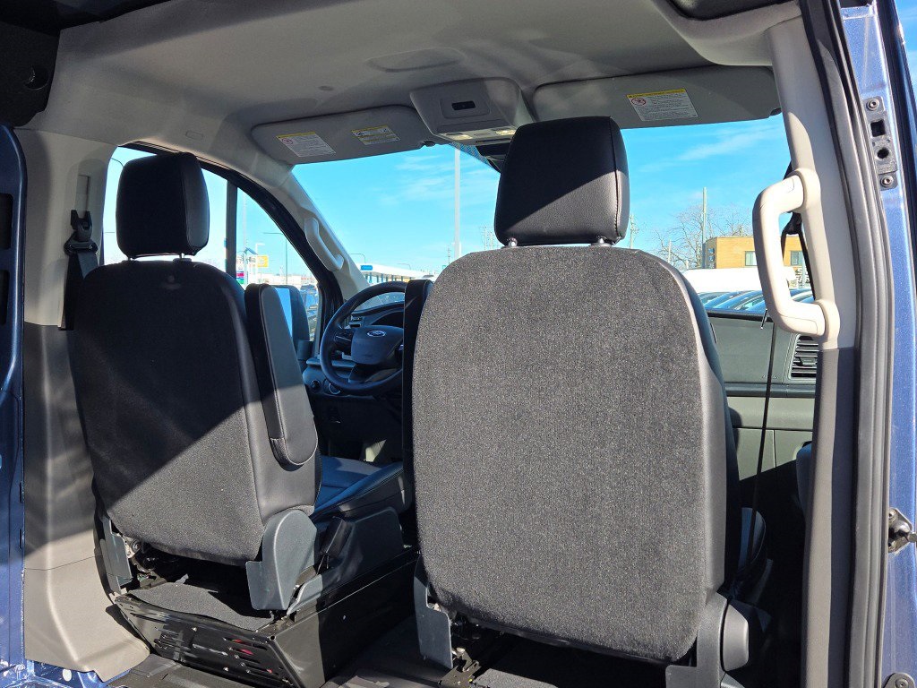 Vehicle image 14 of 28