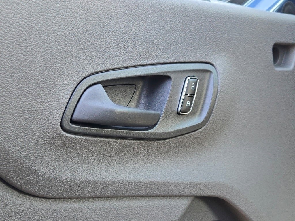 Vehicle image 25 of 28
