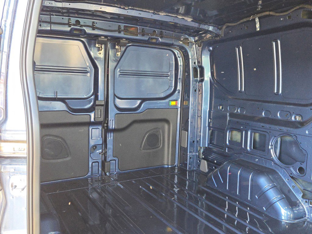 Vehicle image 11 of 28