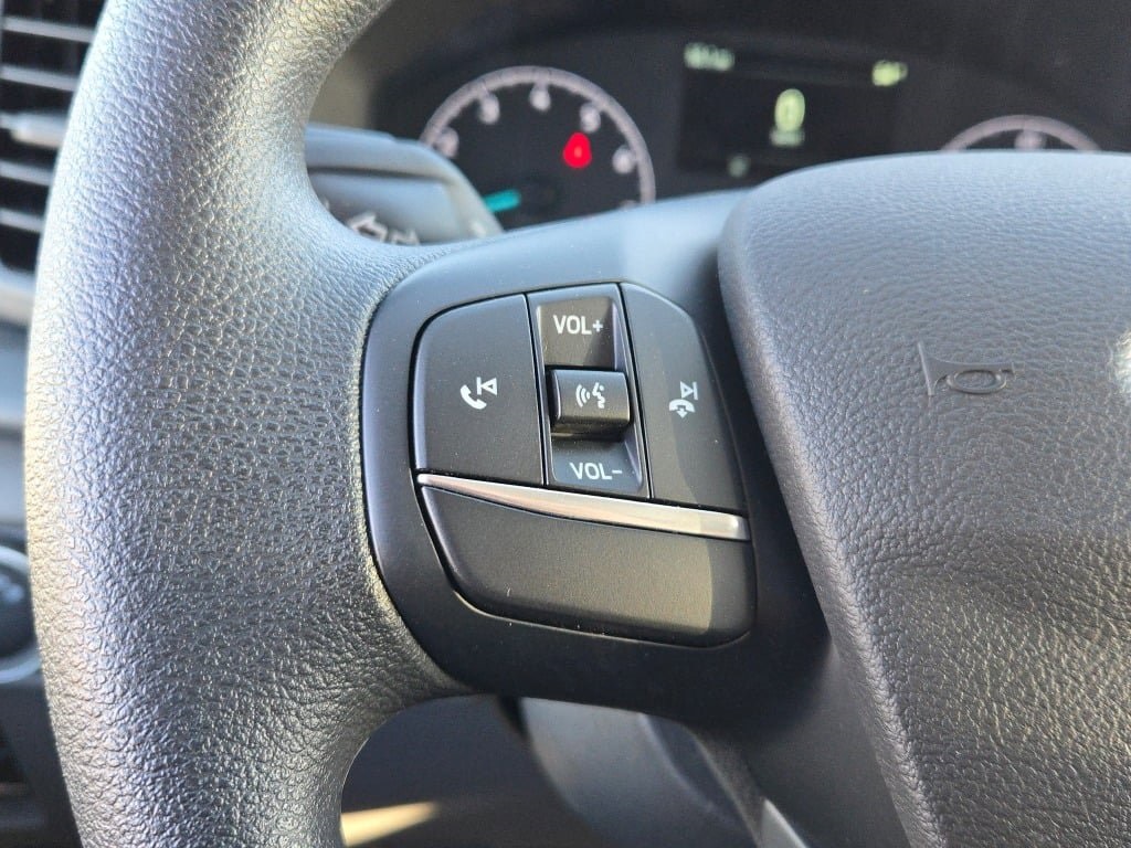 Vehicle image 24 of 28