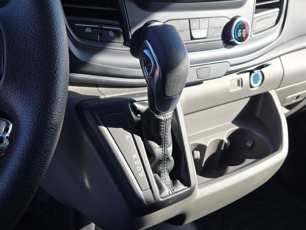Vehicle image 19 of 28