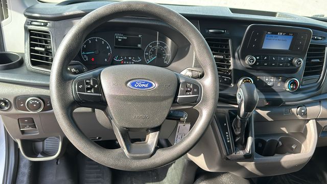 Vehicle image 17 of 23