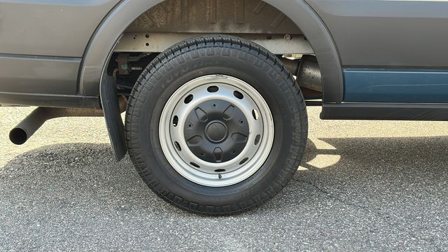 Vehicle image 6 of 23