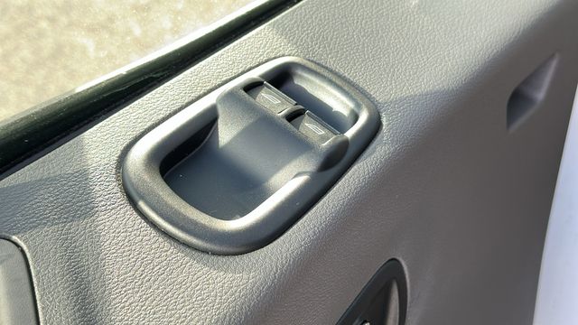 Vehicle image 14 of 23