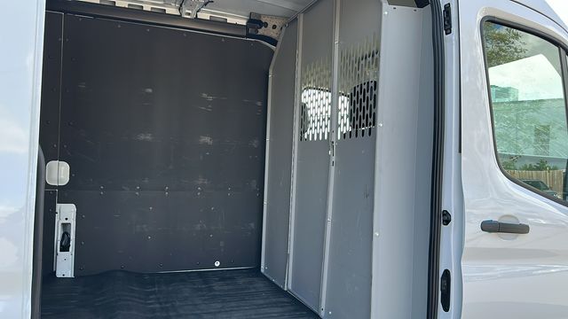 Vehicle image 9 of 23