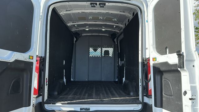 Vehicle image 8 of 23