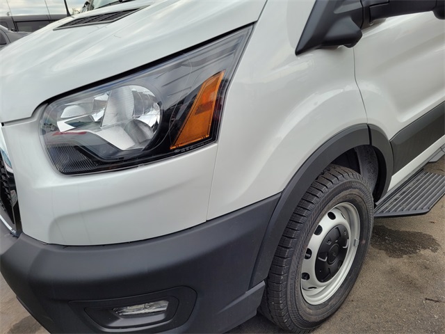 Vehicle image 4 of 6