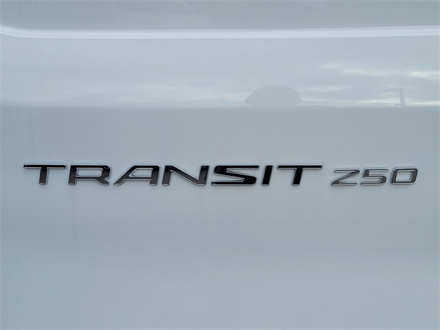Vehicle image 5 of 6