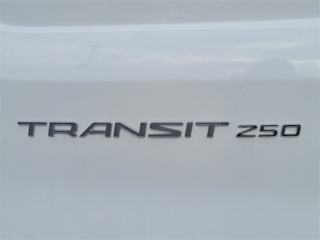 Vehicle image 5 of 6