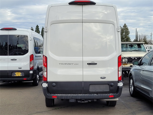 Vehicle image 3 of 6