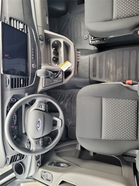 Vehicle image 5 of 6