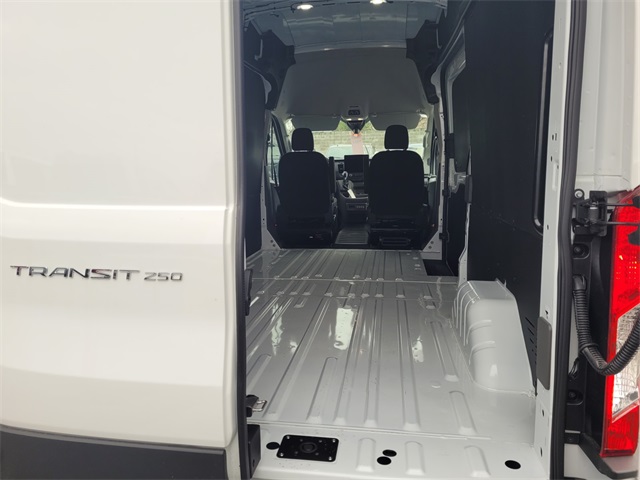 Vehicle image 4 of 6
