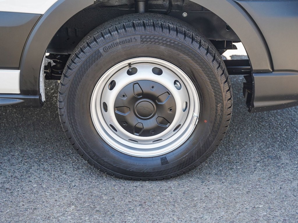 Vehicle image 10 of 27