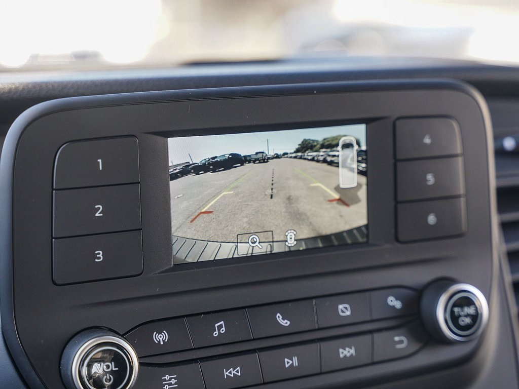 Vehicle image 25 of 27