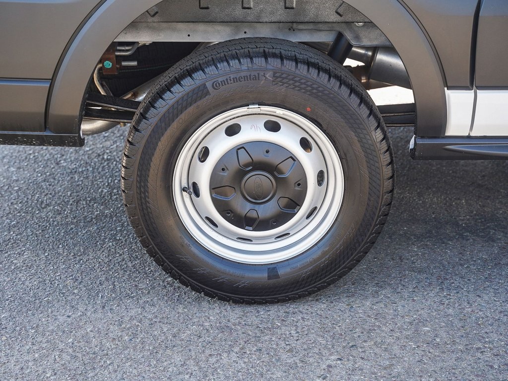 Vehicle image 11 of 27