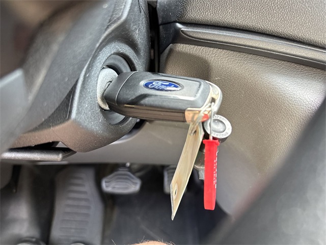Vehicle image 21 of 33