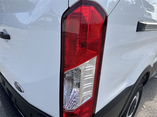 Vehicle image 12 of 33