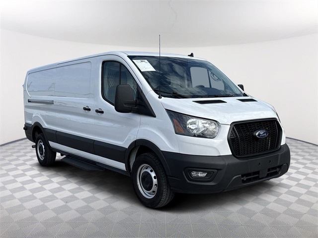 Vehicle image 9 of 33