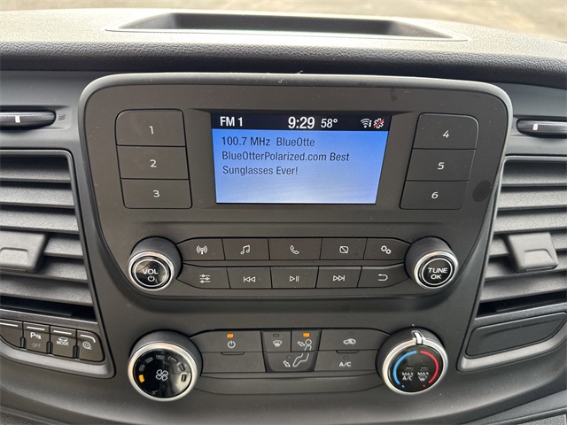 Vehicle image 17 of 33