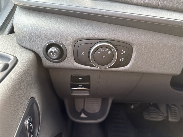 Vehicle image 22 of 33