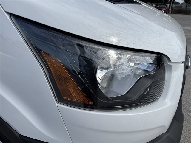 Vehicle image 11 of 33