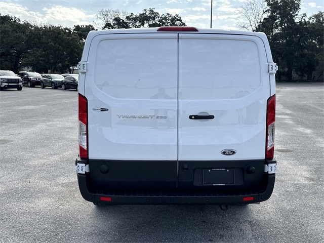 Vehicle image 5 of 33