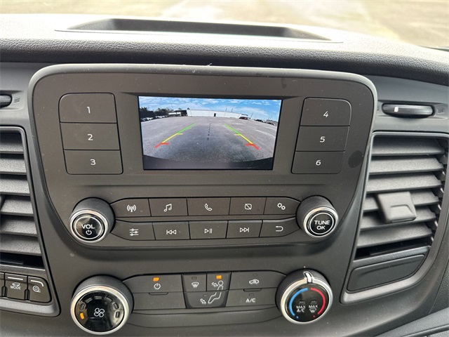 Vehicle image 18 of 33