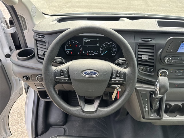 Vehicle image 15 of 33