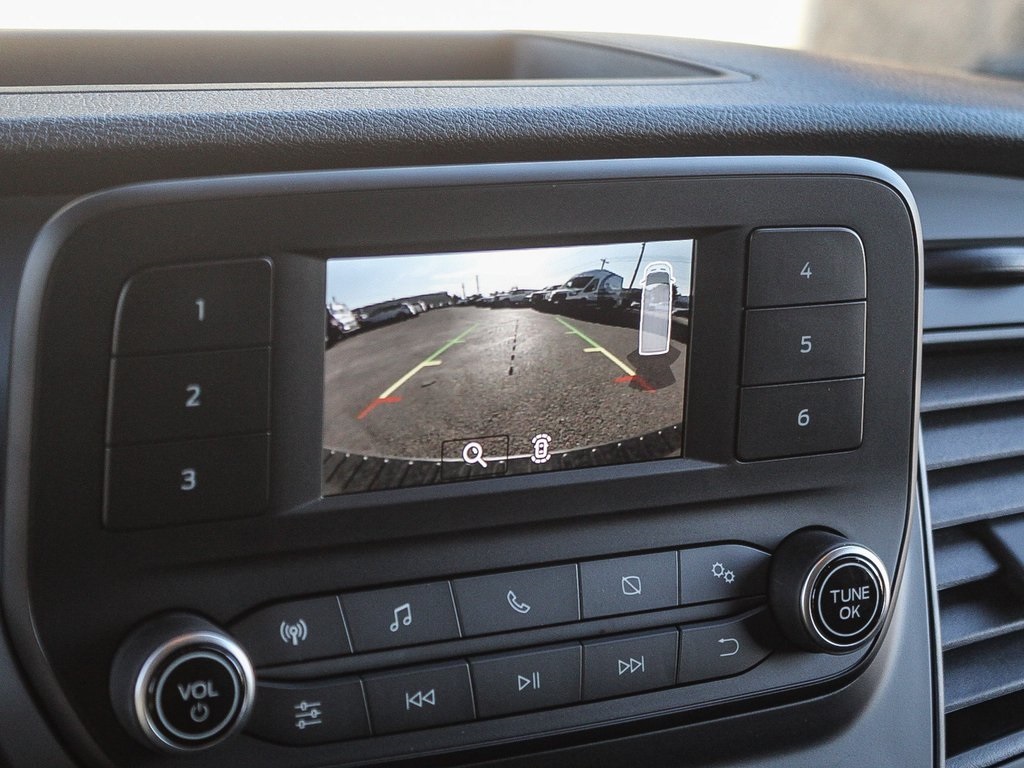 Vehicle image 22 of 25