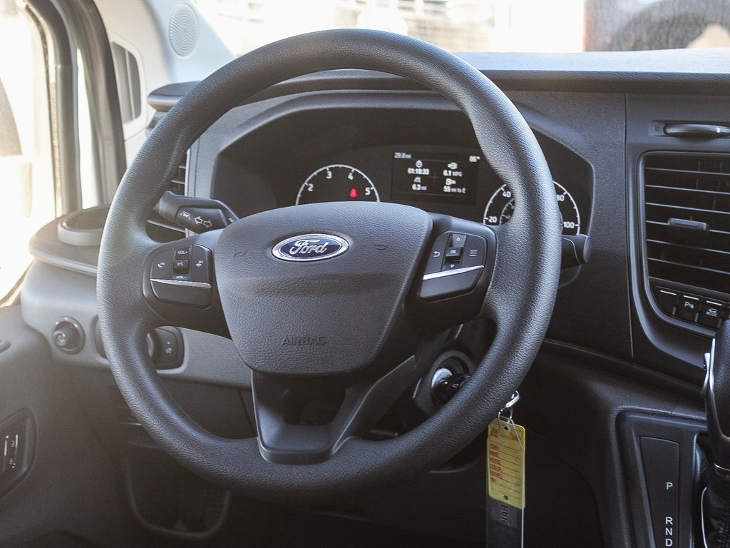 Vehicle image 13 of 25