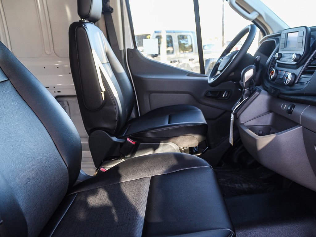 Vehicle image 14 of 25