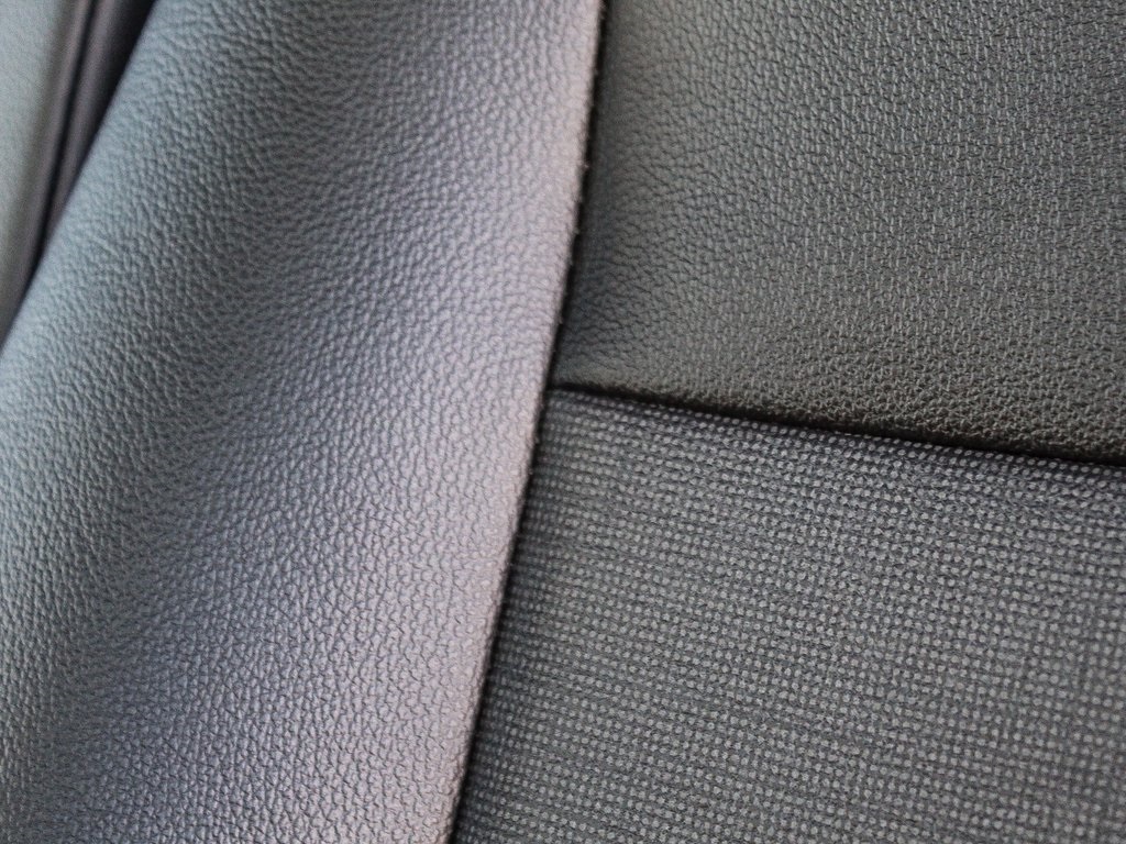 Vehicle image 23 of 25